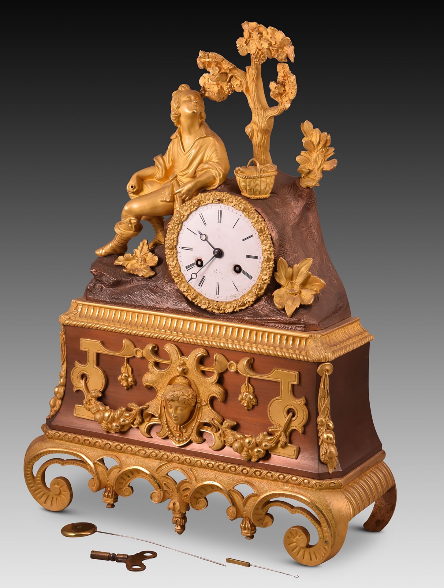 Table clock with lantern. Bronze, wood, glass. XIX century
 - Image 2 of 8