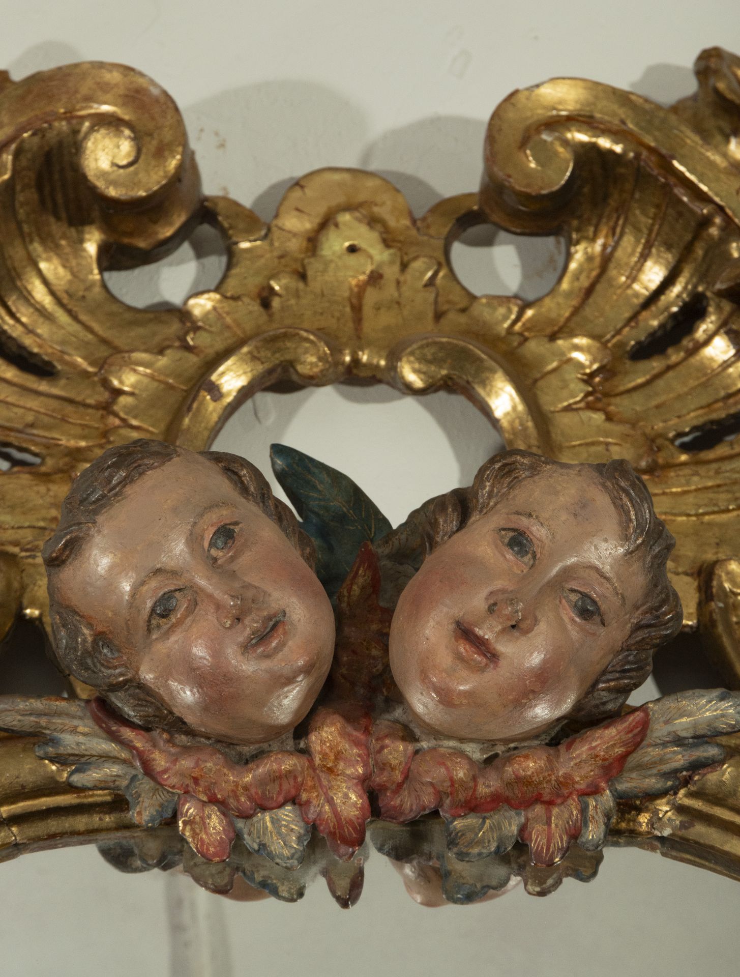 Antique Spanish frame from the 17th century transformed into a carved wood mirror - Image 5 of 6