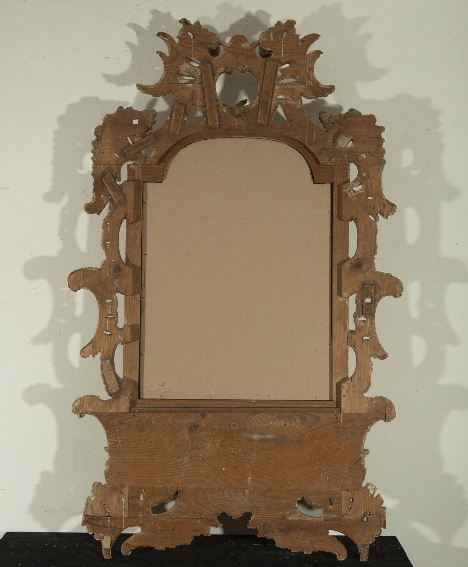 Antique Spanish frame from the 17th century transformed into a carved wood mirror - Bild 6 aus 6