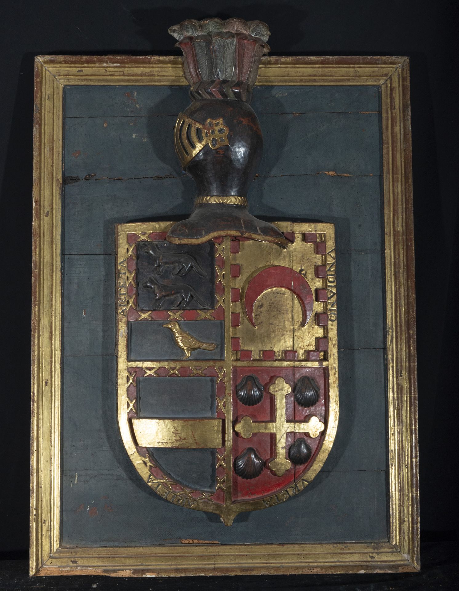 Pair of Large Noble Heraldic Shields in Renaissance carved wood, Spain or Portugal 16th century - ea - Image 4 of 5