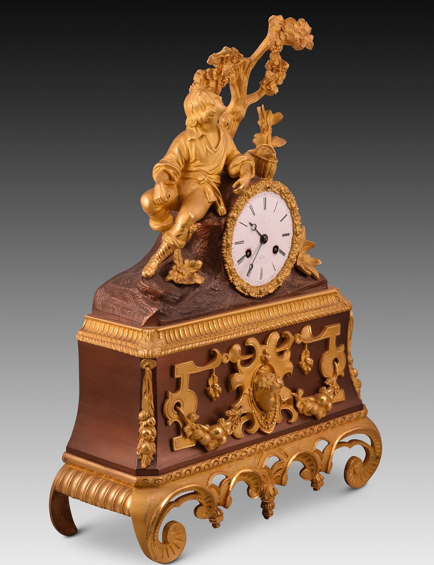 Table clock with lantern. Bronze, wood, glass. XIX century
 - Image 4 of 8