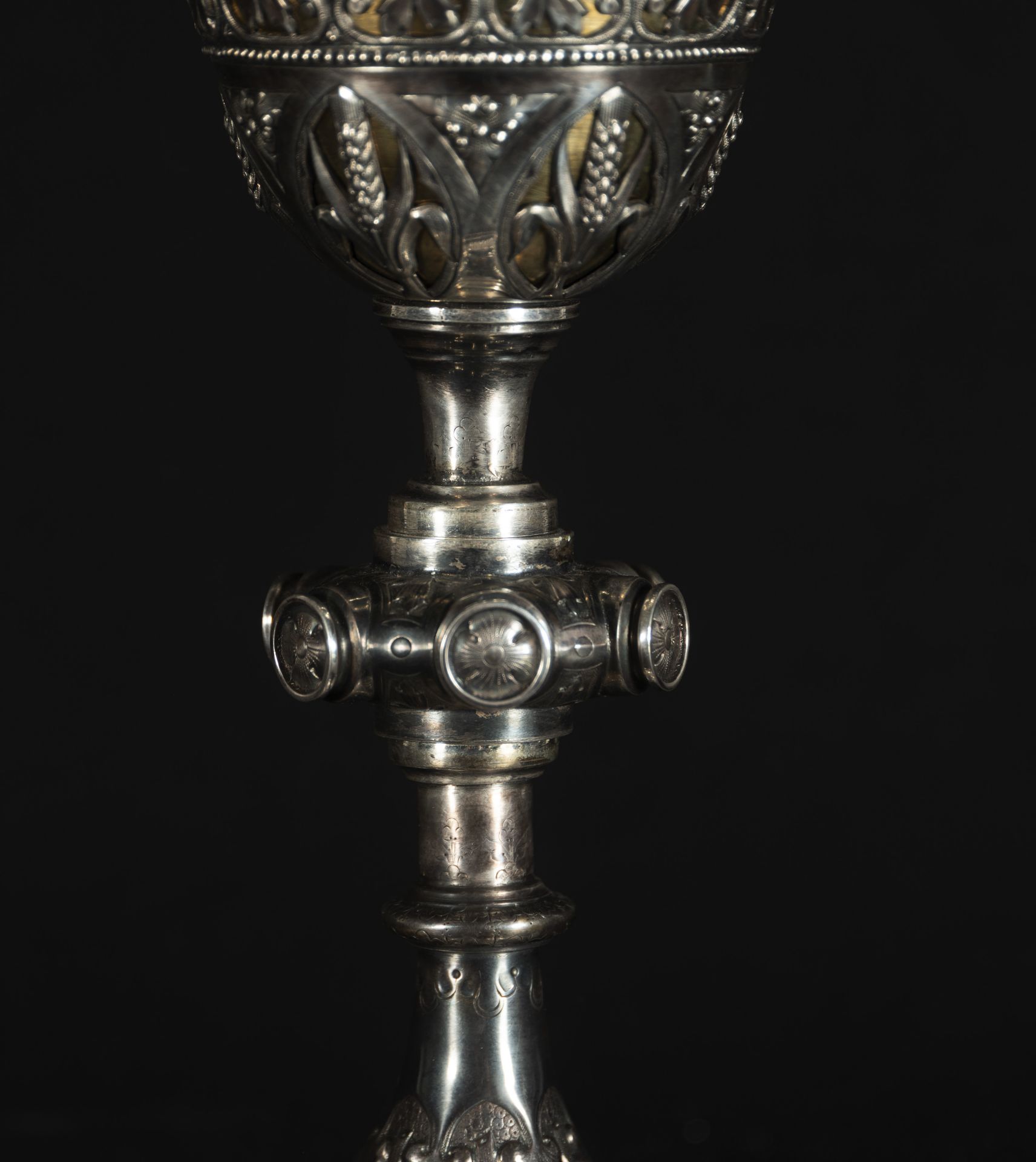 Beautiful French Chalice in Sterling Silver and gilt silver Vermeil in Neo-Gothic style, 19th centur - Image 3 of 5