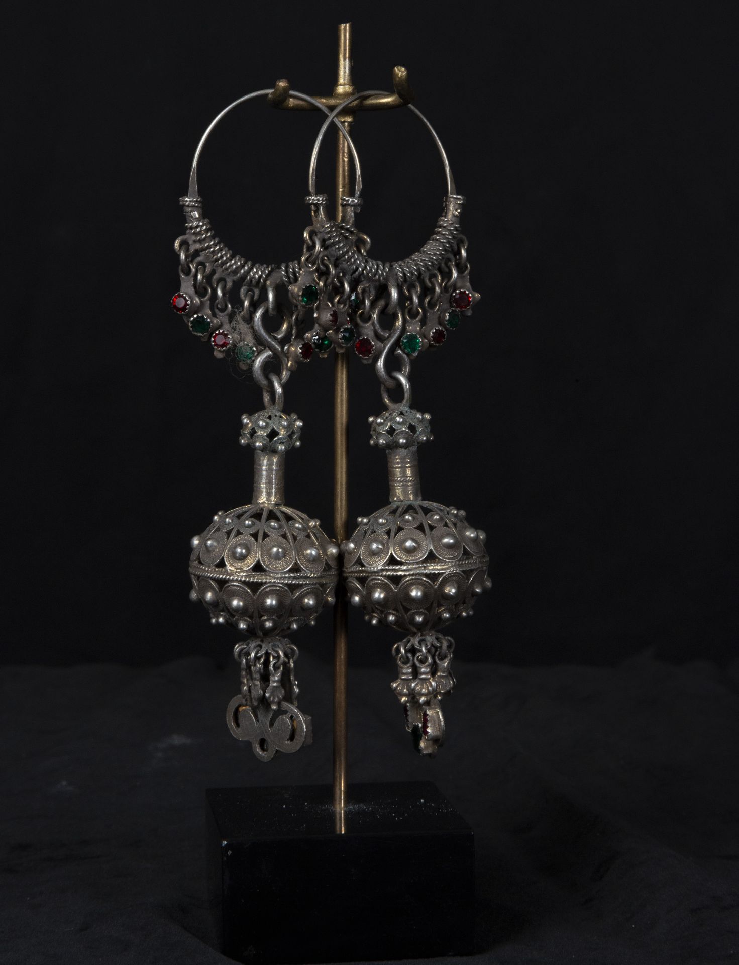 Beautiful Salamanca "charro" earrings in fine silver filigree from the 19th century