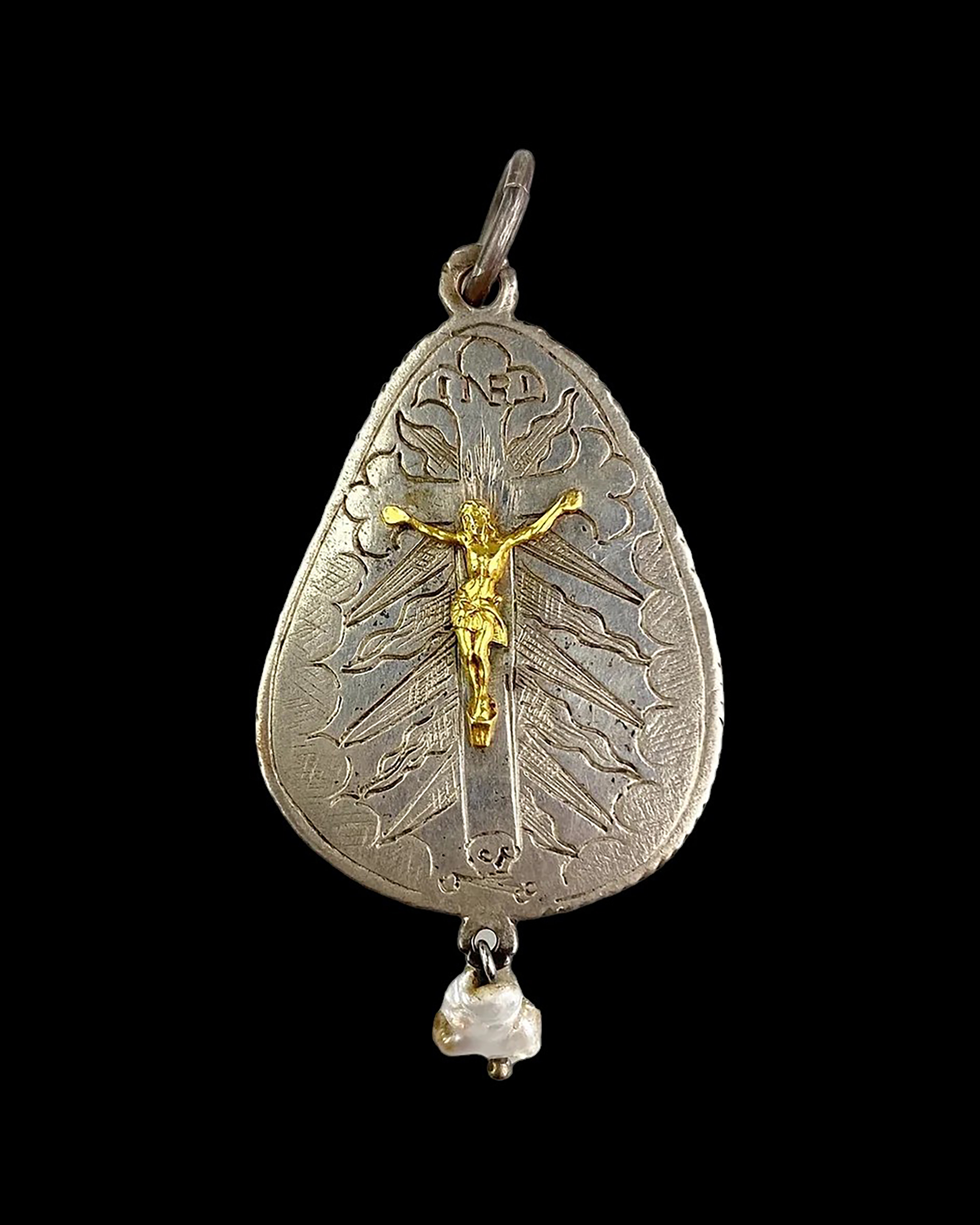 Mother-of-pearl cameo pendant of the Virgin and Child. German, 15th century. - Image 6 of 6