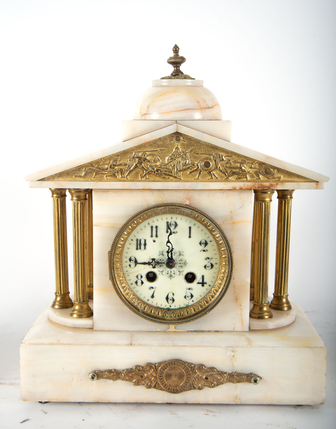 Alabaster garniture, circa 1890 - 1900, with a pair of temples and columns in gilt bronze - Image 2 of 7