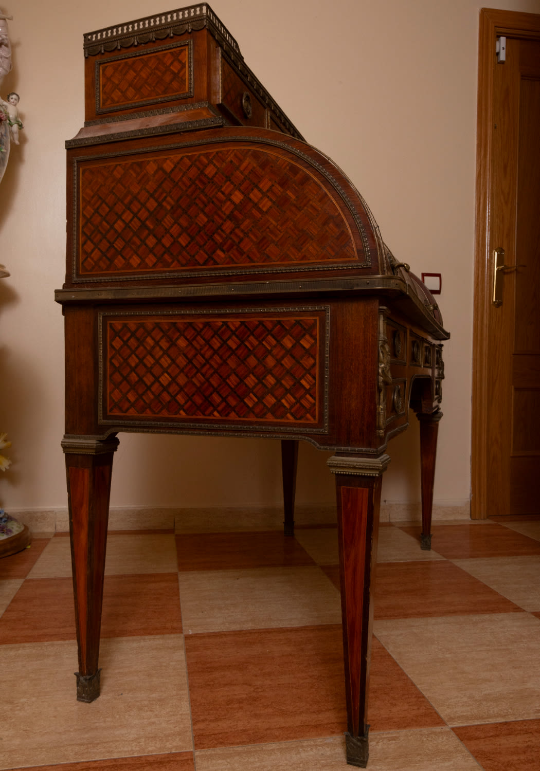 Precious "Bureau a Plat" with Bourbon shield in marquetry from the beginning of the 20th century to  - Image 5 of 6