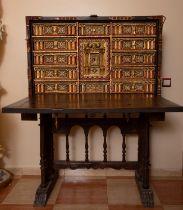 Important Spanish colonial Vargas Style "Bargueño" Cabinet with table from the 17th century early 18