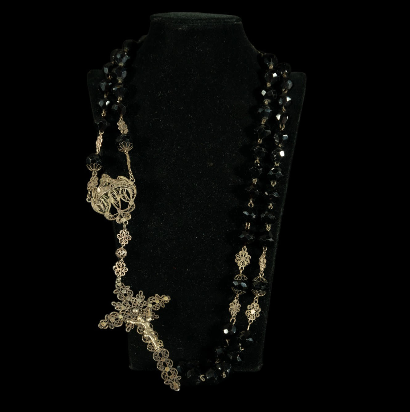 Exquisite Large Rosary from Southern Italy in fine silver filigree and large faceted Jet balls, 18th - Image 3 of 3
