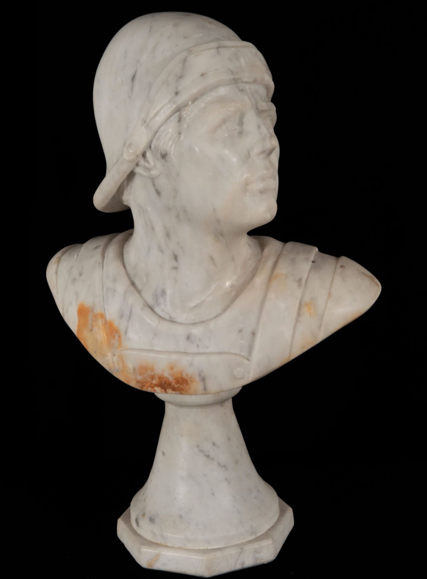 Pair of decorative busts of a Roman legionnaire and maiden, in marble, 19th century - Bild 5 aus 7