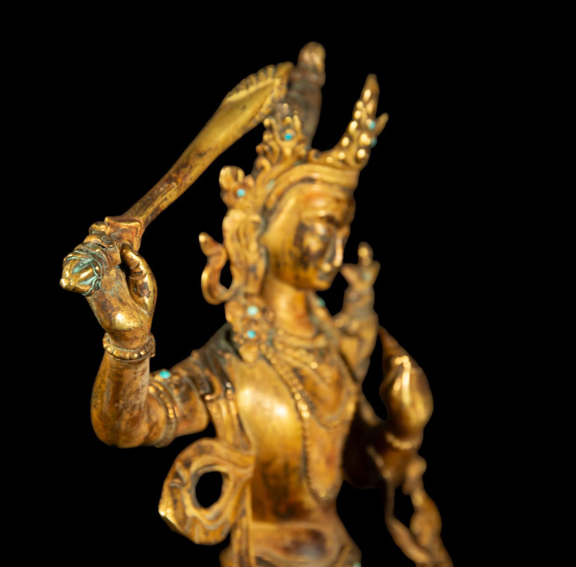 Exquisite Goddess Tara in gilt repoussé copper, Chinese school, Tibet, 19th century - Bild 5 aus 8