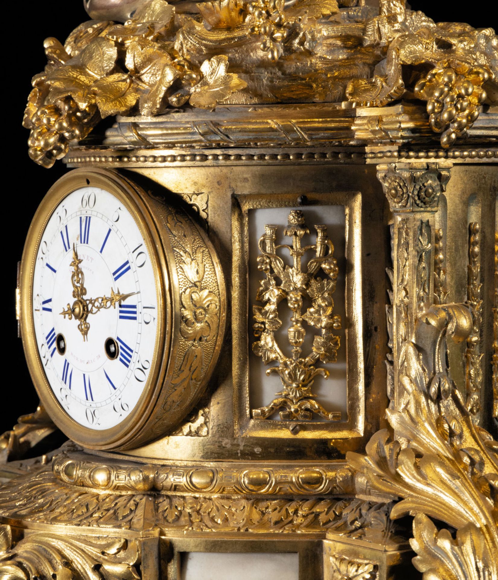 Exquisite Large French Table Clock in Mercury-Gilded Bronze and Alabaster with Bacchus and Goat, Nap - Bild 6 aus 9