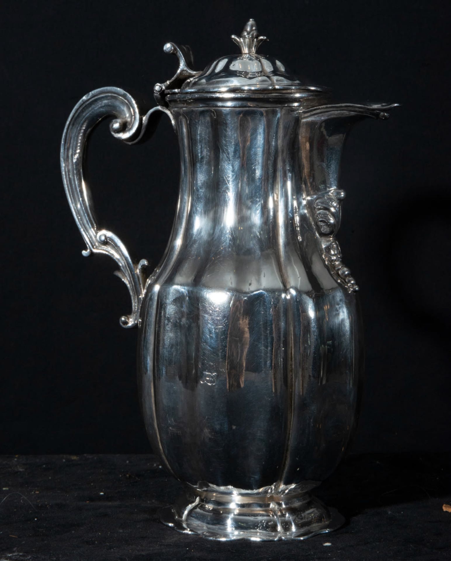 Important solid silver jug ​​with noble shield from the 18th century, Madrid, Carlos III period - Image 3 of 3