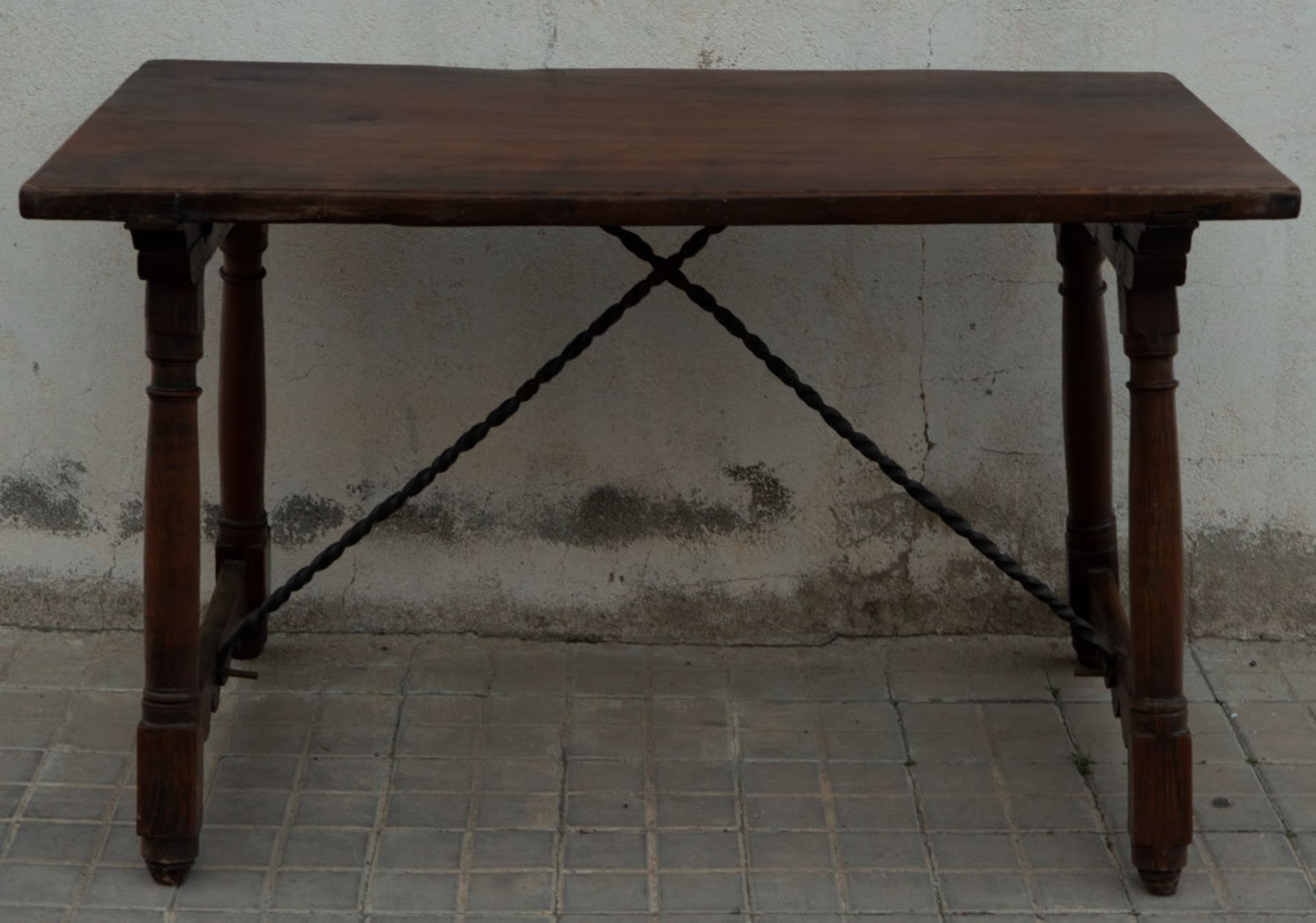 Castellana Table in "Pata de Vela" wrought iron and oak wood from the 17th century