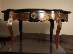 Boulle Louis XV period coffee table in tortoiseshell marquetry and embossed brass, late 17th century