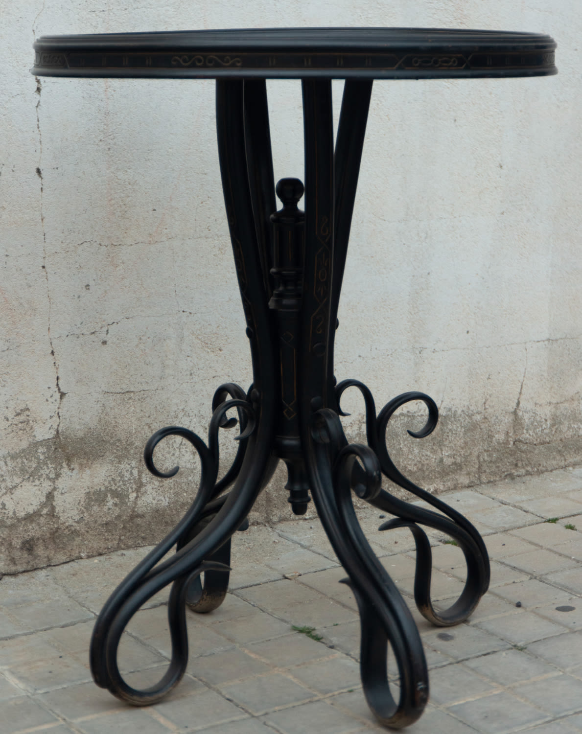 Art Nouveau table in ebonized wood, late 19th century - Image 4 of 4