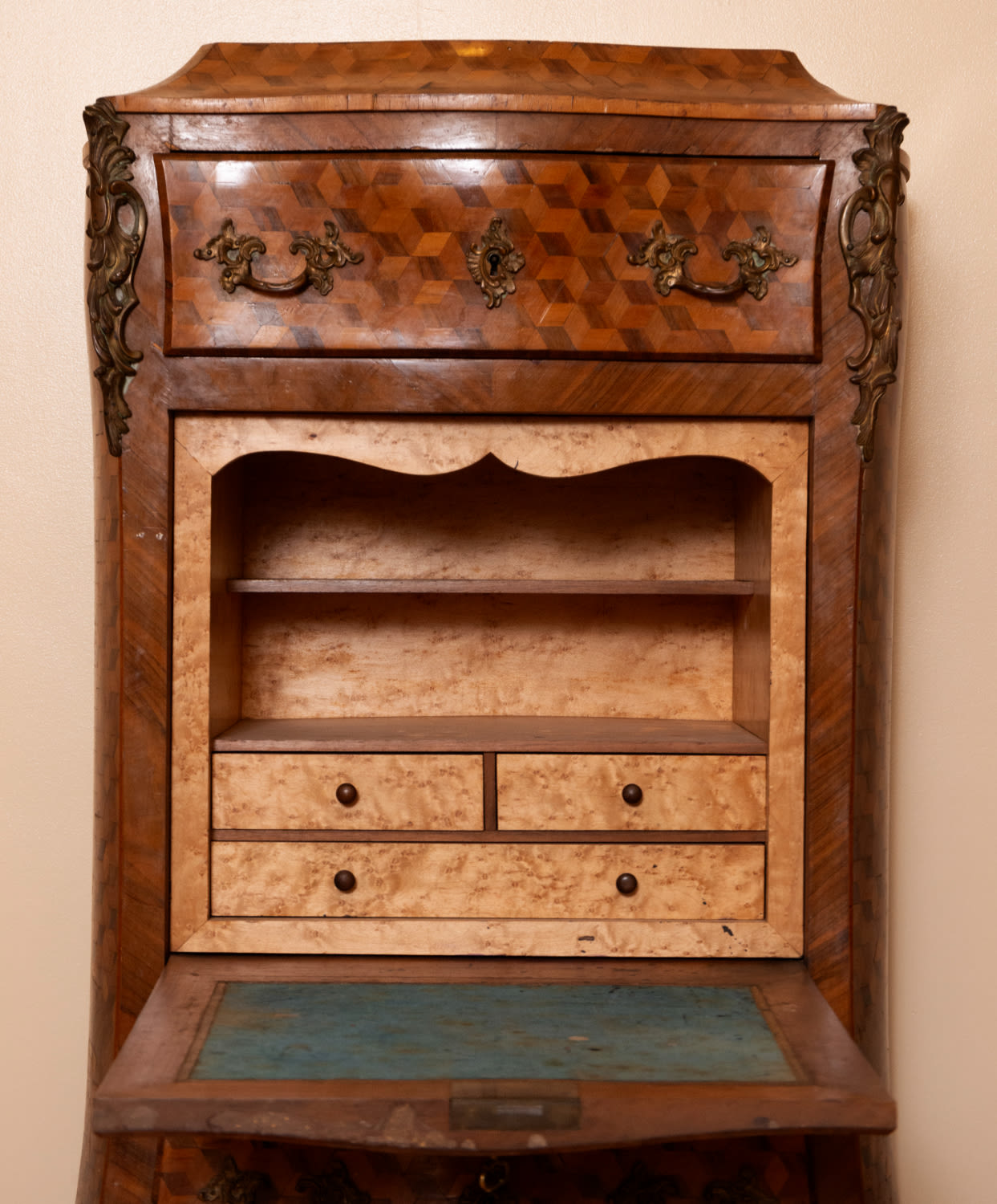 Distinguished Entredos Napoleon III Furniture in ebonized wood and mercury gilded bronze - Image 4 of 5