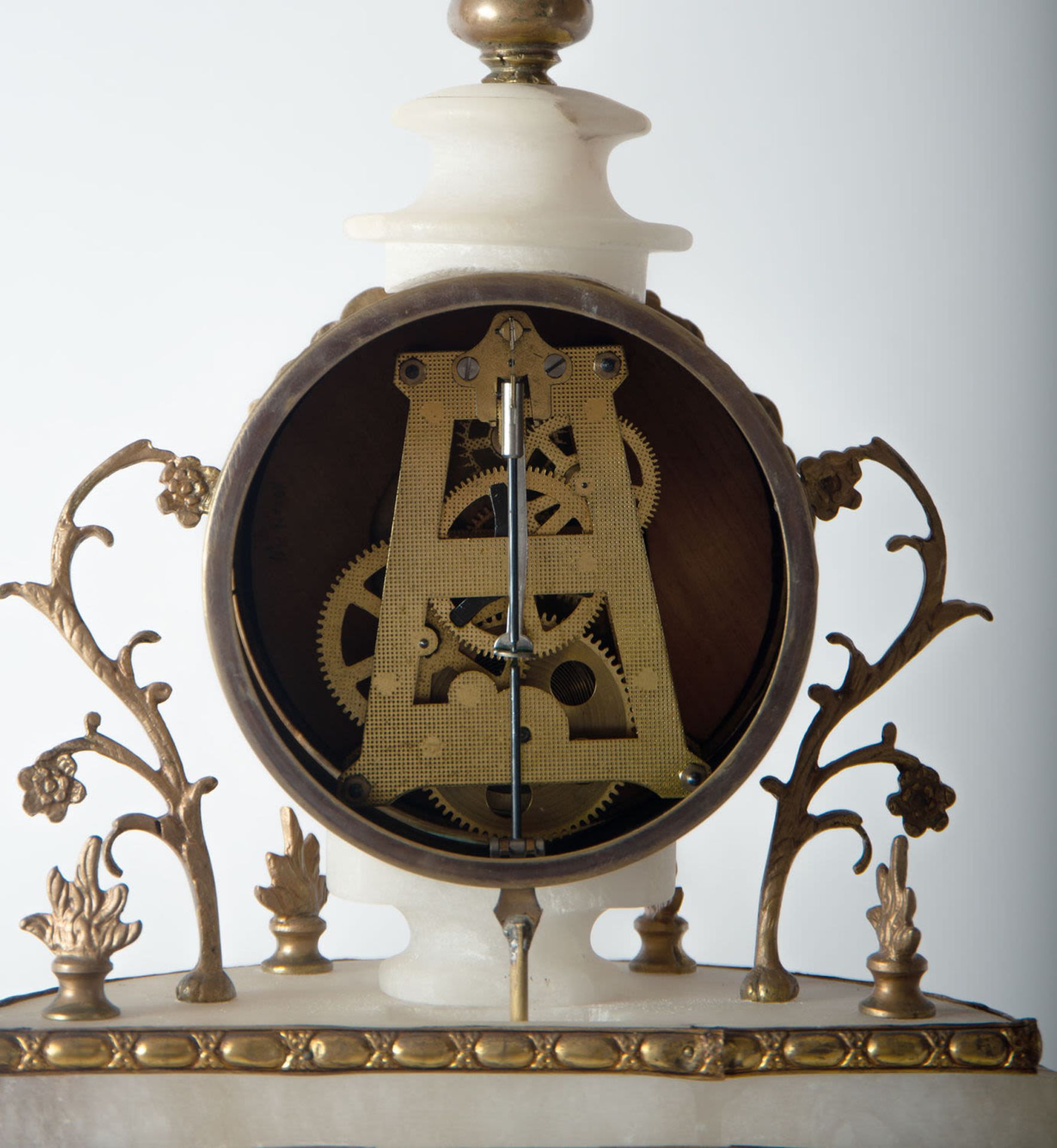 Napoleon III style clock in alabaster and calamine, late 19th century - Bild 3 aus 4