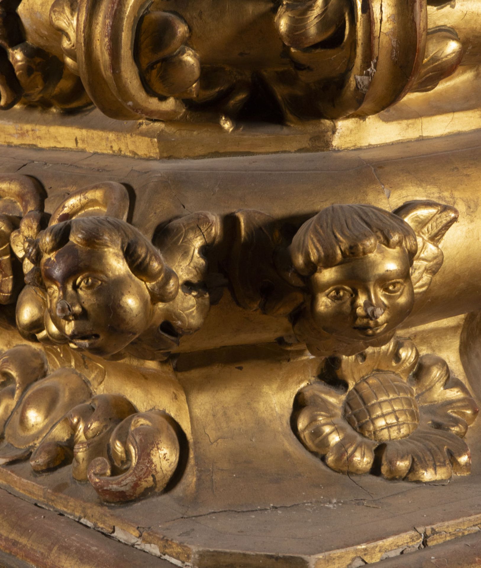 Large Italian Baroque Pedestal in wood gilded with gold leaf - Bild 3 aus 4
