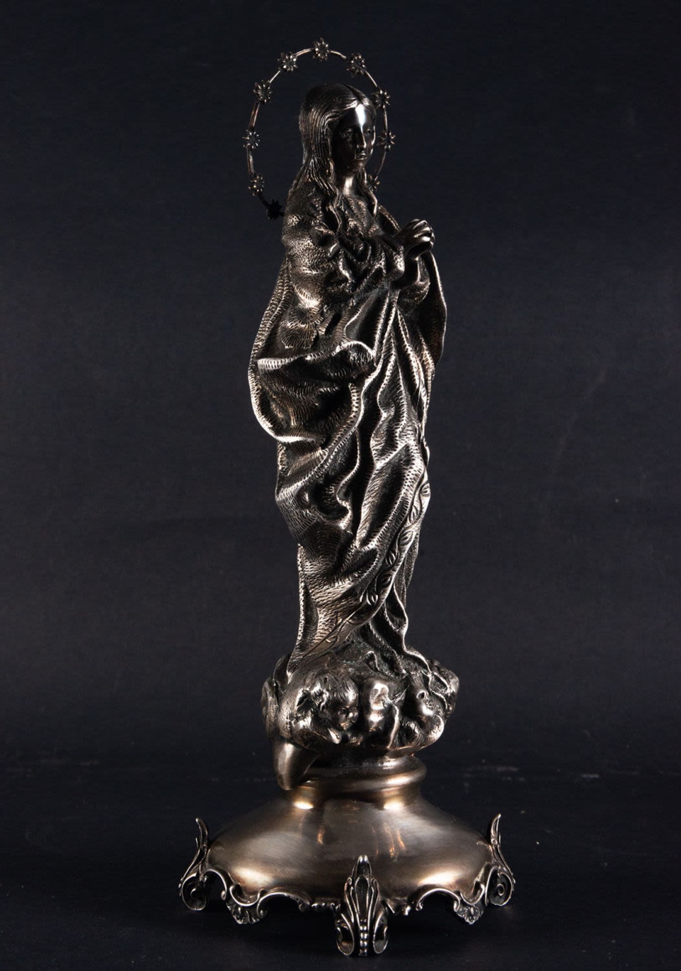 Beautiful Immaculate Virgin in Silver, following the model of the Virgin of the Facistol by Alondo C - Bild 6 aus 9