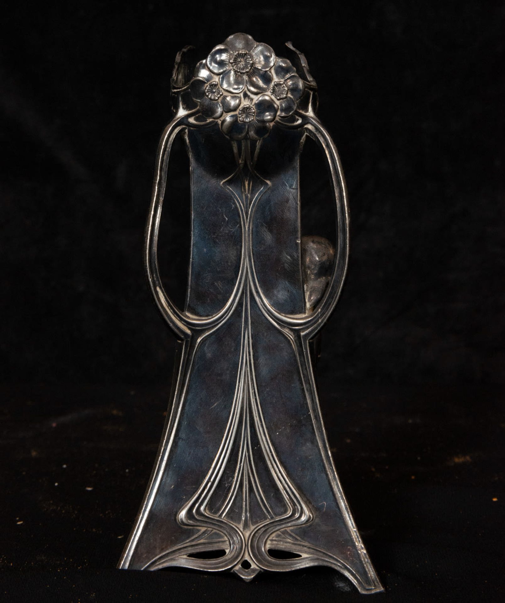 Pair of elegant Art Nouveau vases in silver-plated bronze, 1920s - Bild 4 aus 6