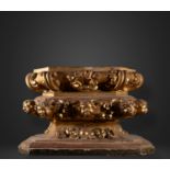 Large Italian Baroque Pedestal in wood gilded with gold leaf