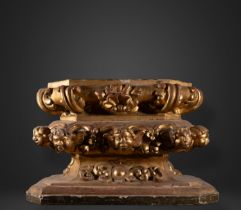 Large Italian Baroque Pedestal in wood gilded with gold leaf