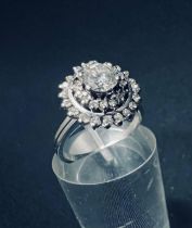 Beautiful 4.38g Platinum 0.5ct Central Stone Brilliant-Cut Ladies Diamond Solitaire Ring