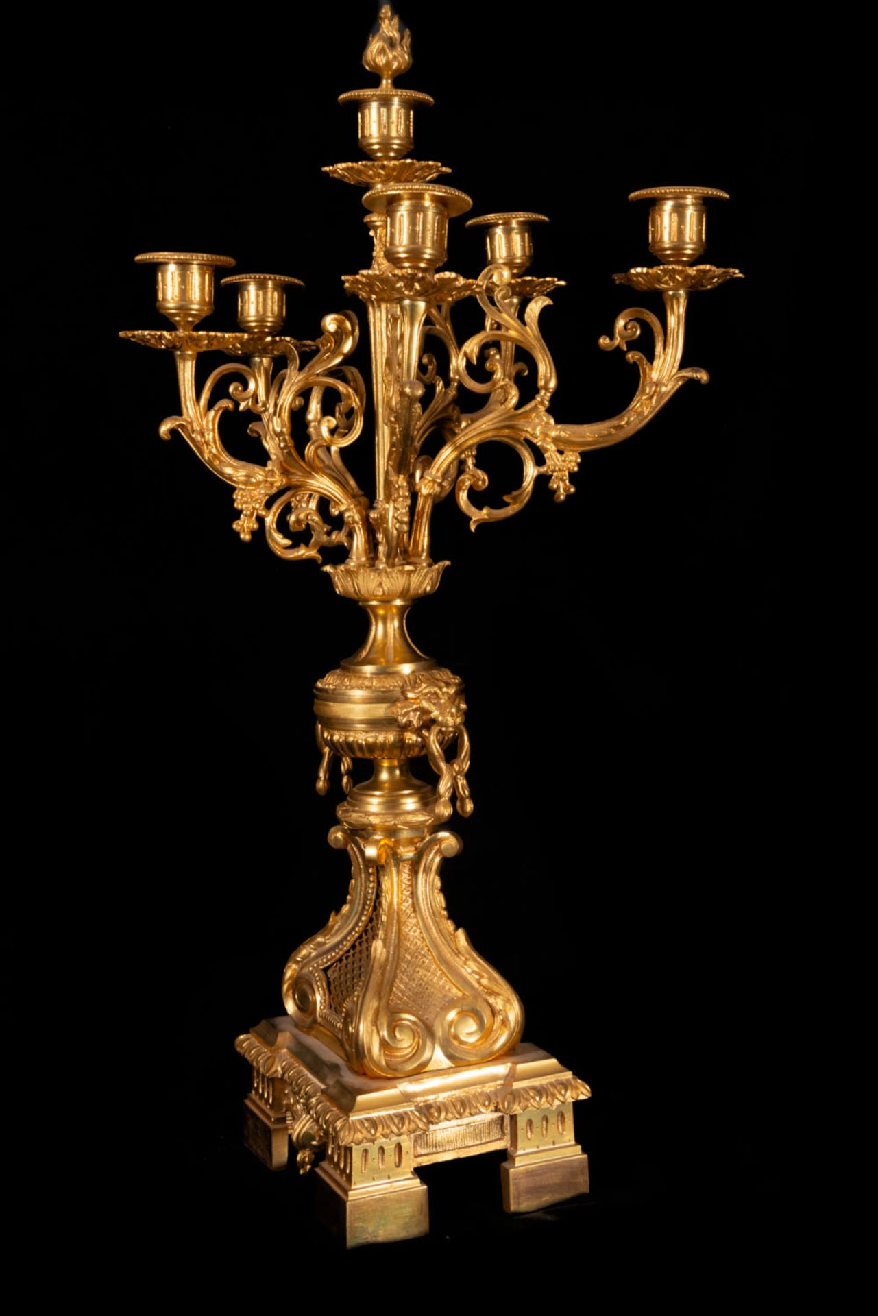 Elegant and Large French Garrison with Table Clock and Candlesticks in gilt bronze Napoleon III of t - Bild 10 aus 11