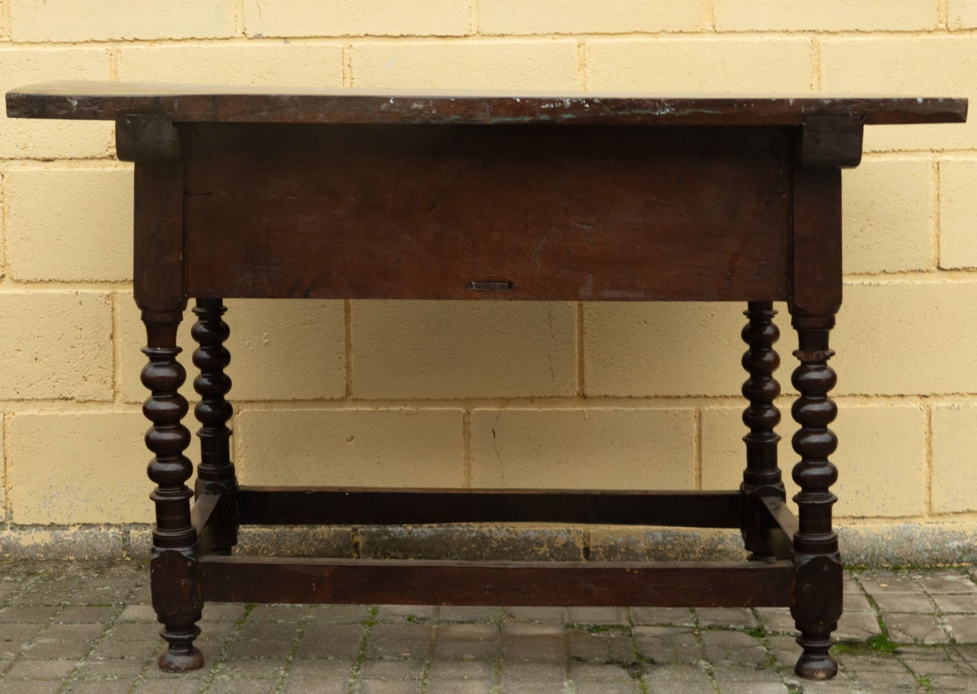 Oak kitchen table, 17th century - Image 4 of 4