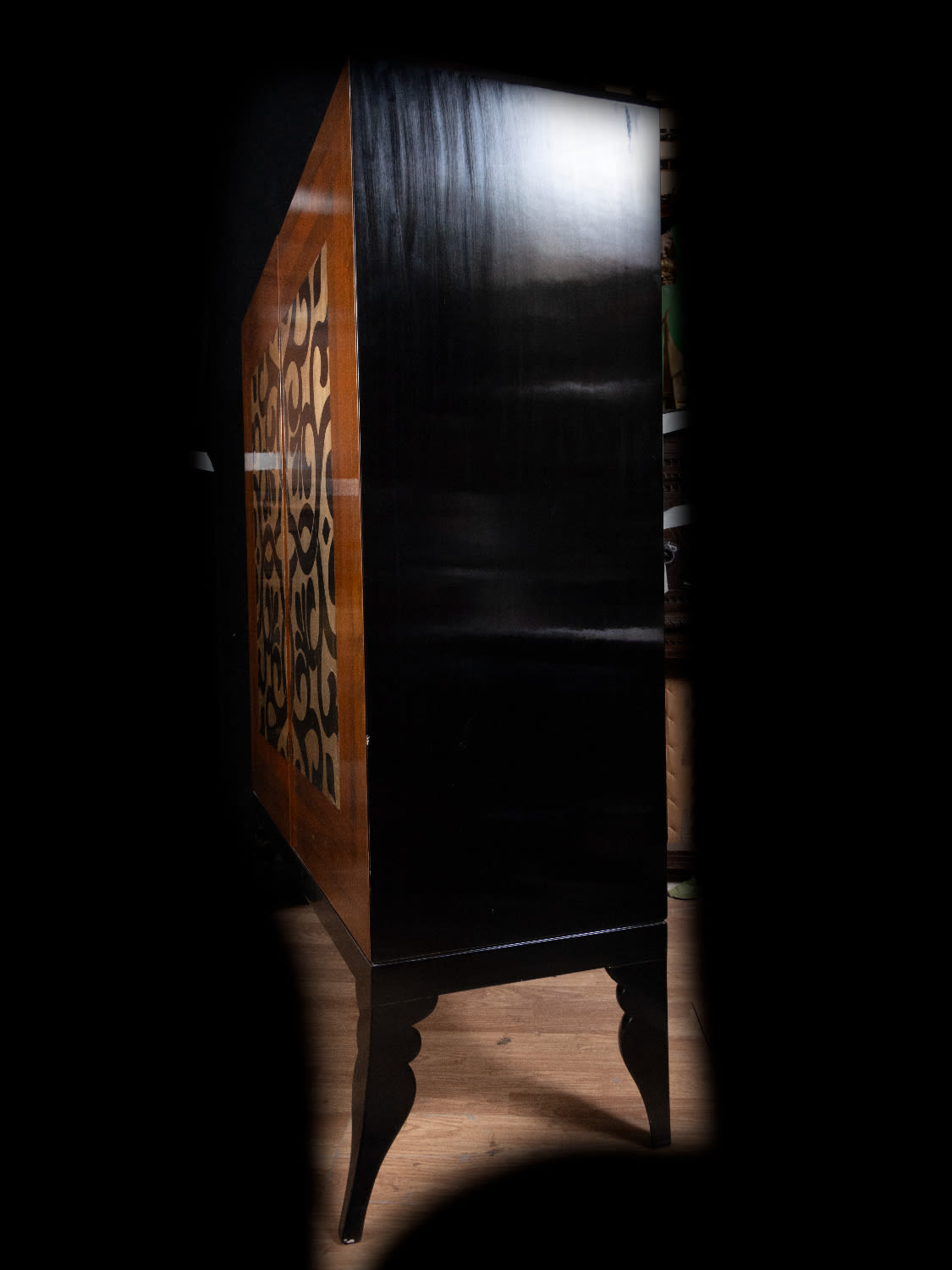 Important Bar Furniture in Rosewood marquetry and ebonized wood in the style of Carlo Bugatti, Itali - Image 3 of 3