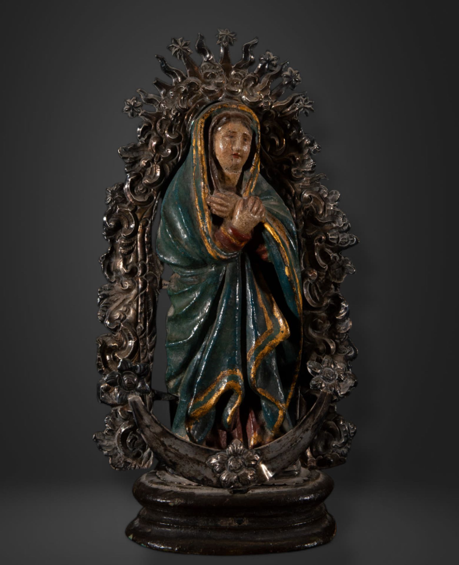 Exquisite Virgin of Los Dolores in Alabaster Huamanga Polychrome and silver, colonial work from the  - Image 2 of 5