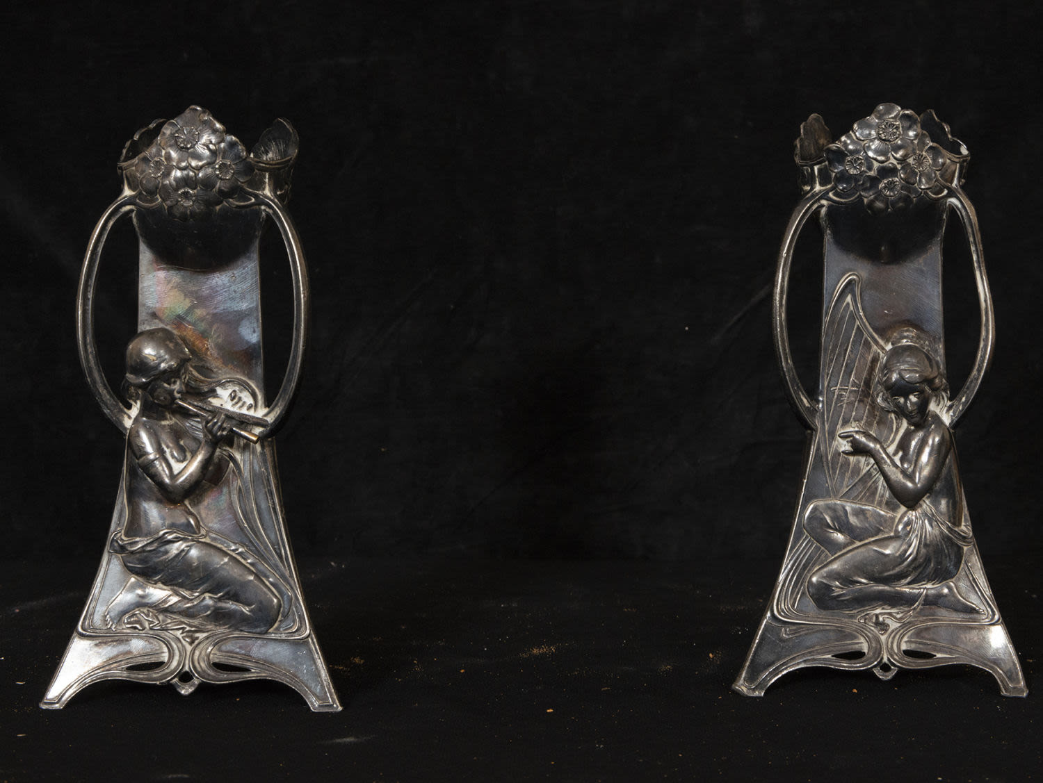 Pair of elegant Art Nouveau vases in silver-plated bronze, 1920s