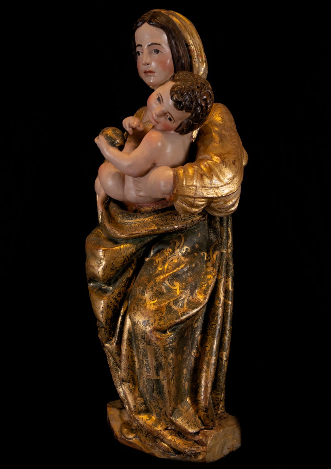 Important Polychrome Virgin with the Child of the Ball, 16th century - Bild 2 aus 3