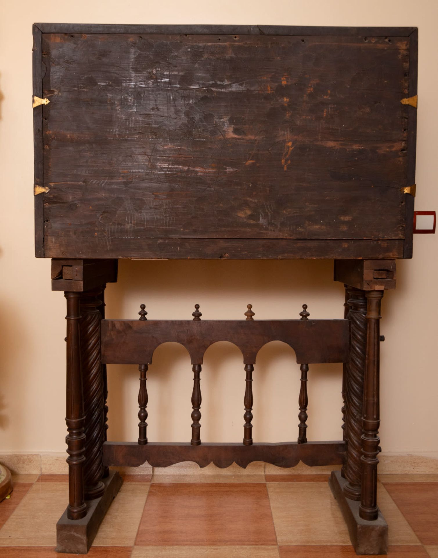 Important Spanish colonial Vargas Style "Bargueño" Cabinet with table from the 17th century early 18 - Bild 7 aus 7