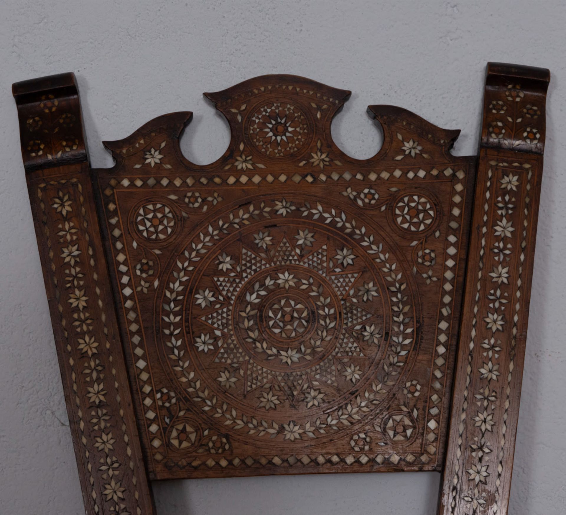 Lot of six chairs with bone inlays with geometric and floral decoration, 19th century - Image 2 of 4
