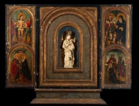 Important portable Sicilian Gothic field altar from the 15th century, with important Madonna of Trap