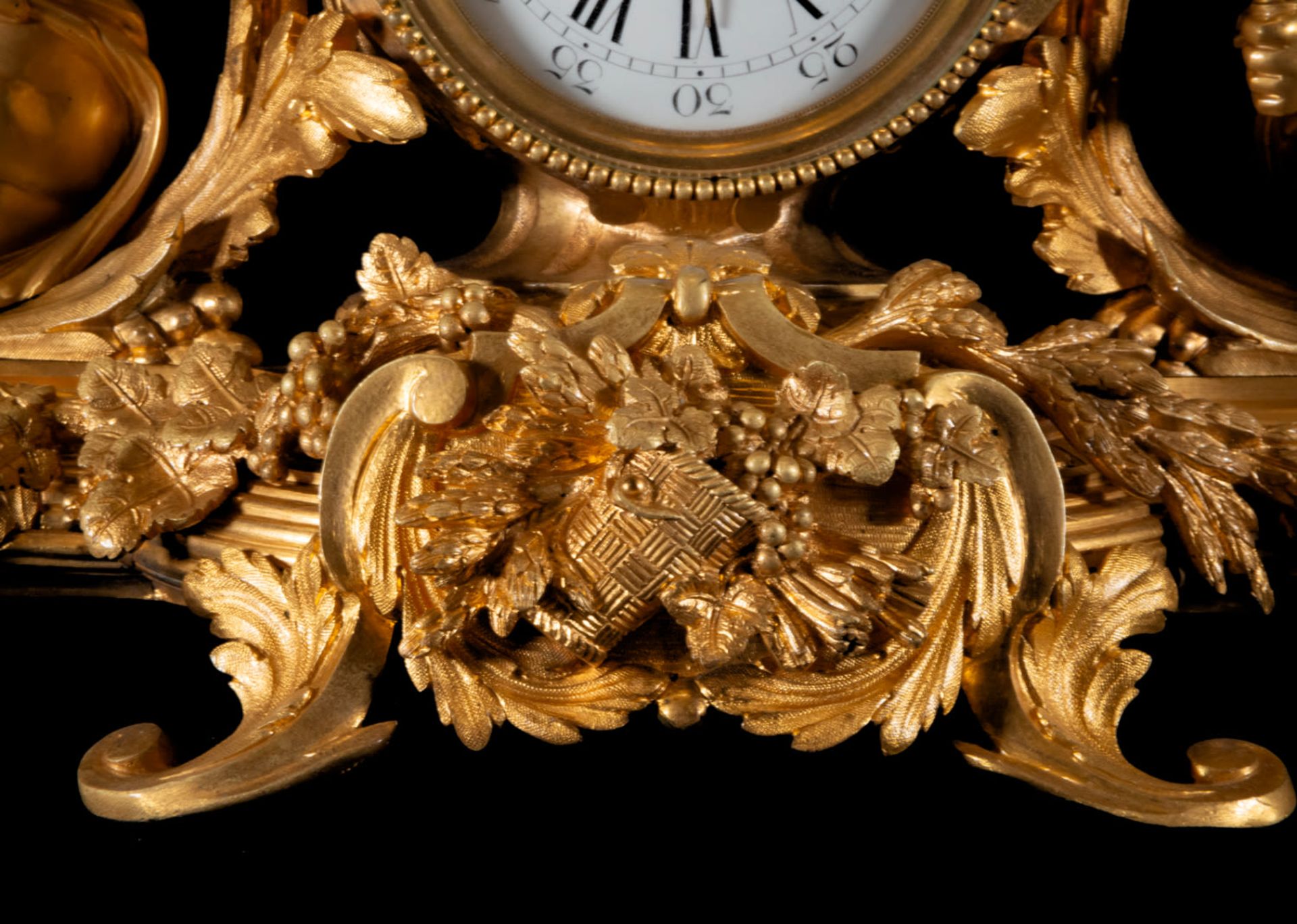 Large Napoleon III Table Clock in mercury-gilded "ormolú" bronze, 19th century - Image 9 of 12
