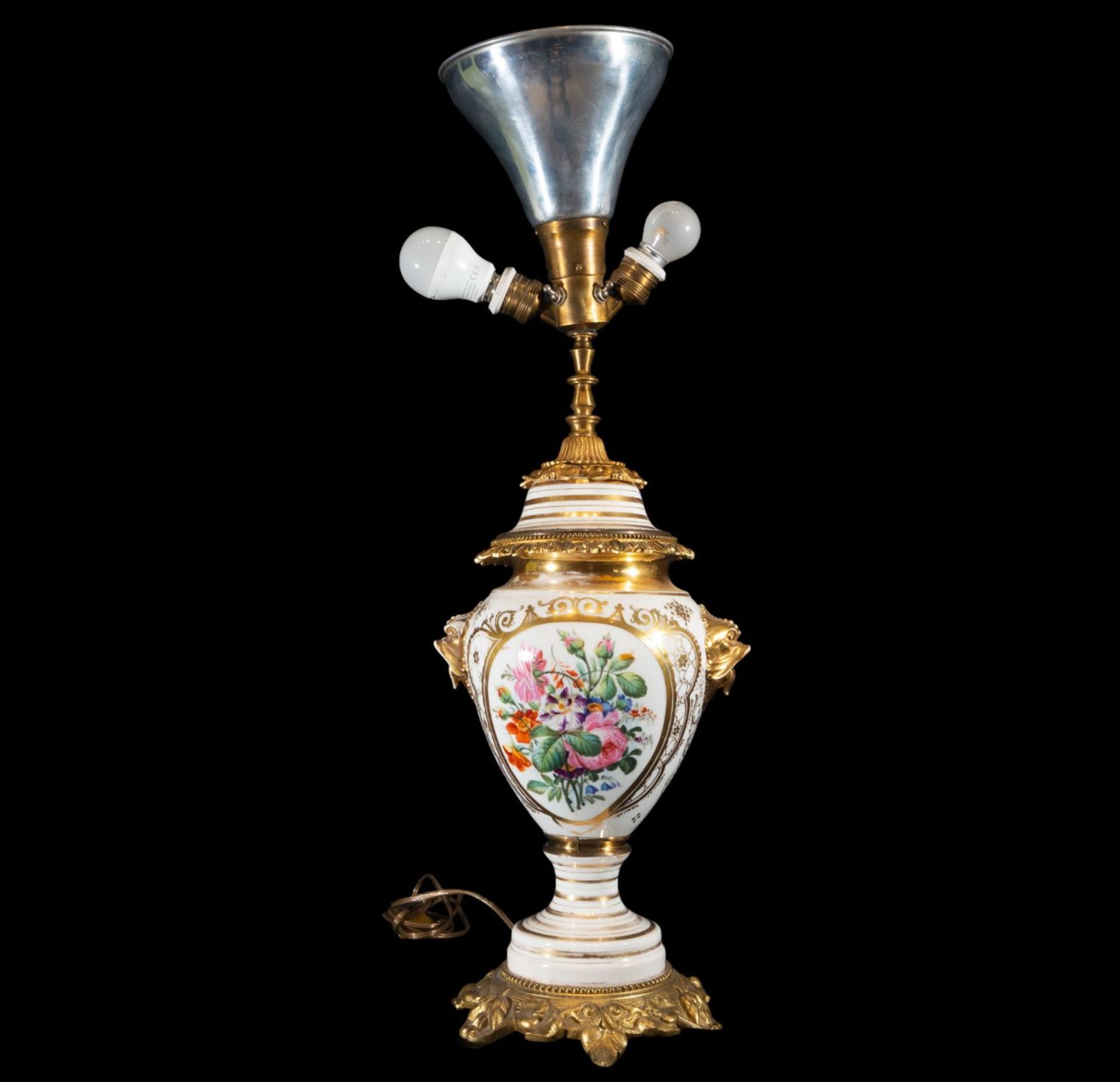 Pair of porcelain vases transformed into lamps, 19th century - Bild 4 aus 13