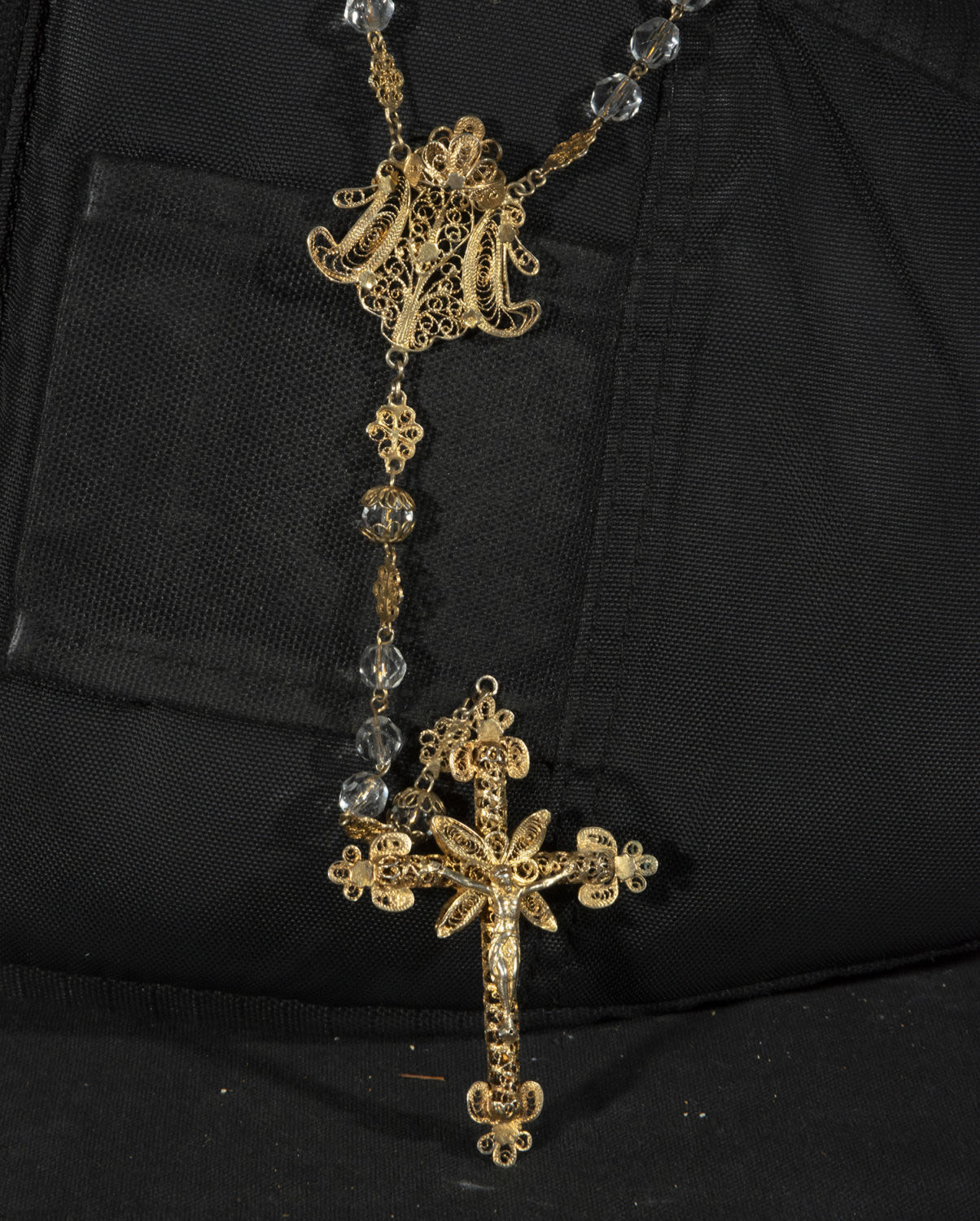 Italian rosary in gold-plated silver filigree and rock crystal, 19th century