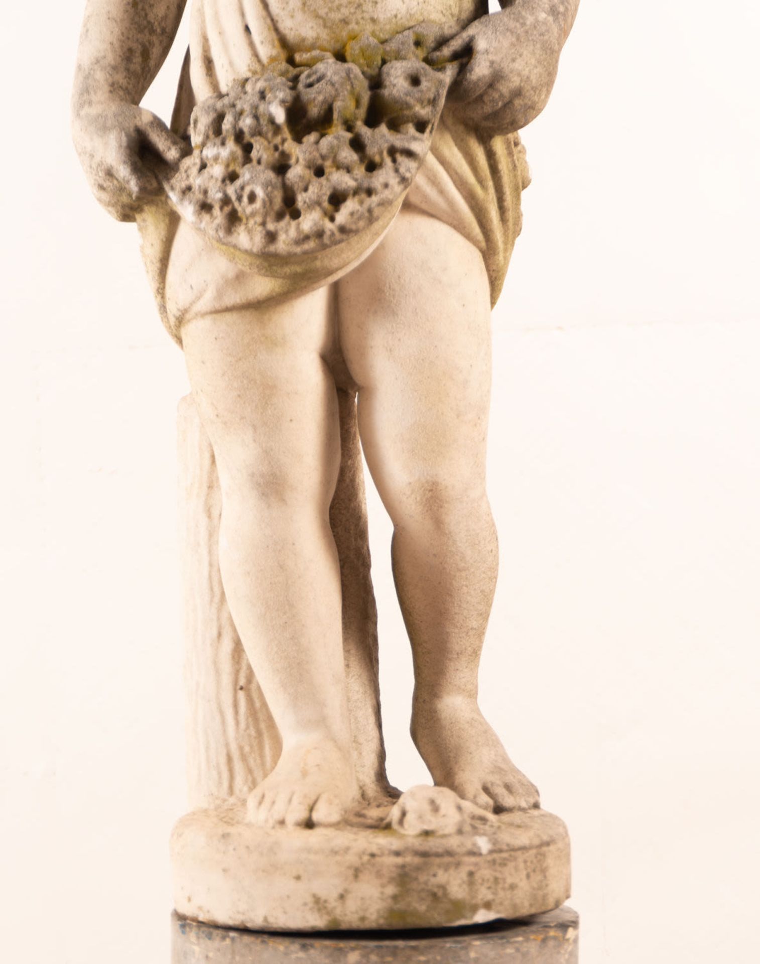 Large Cherub Figure in Marble, France, 18th century - Bild 9 aus 14