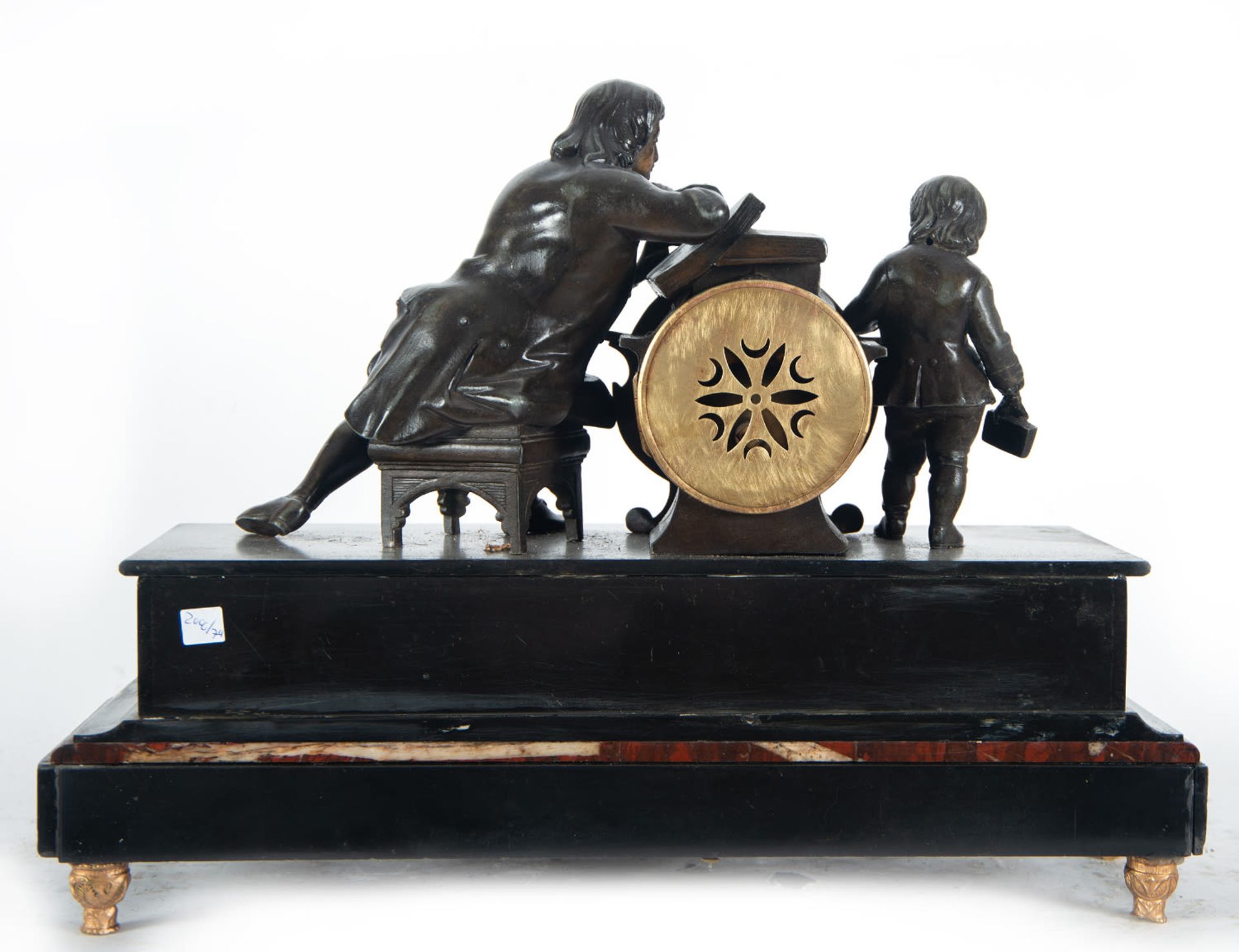 Neoclassical style clock in marble and calamine representing a reading lesson, late 19th century - Image 4 of 4