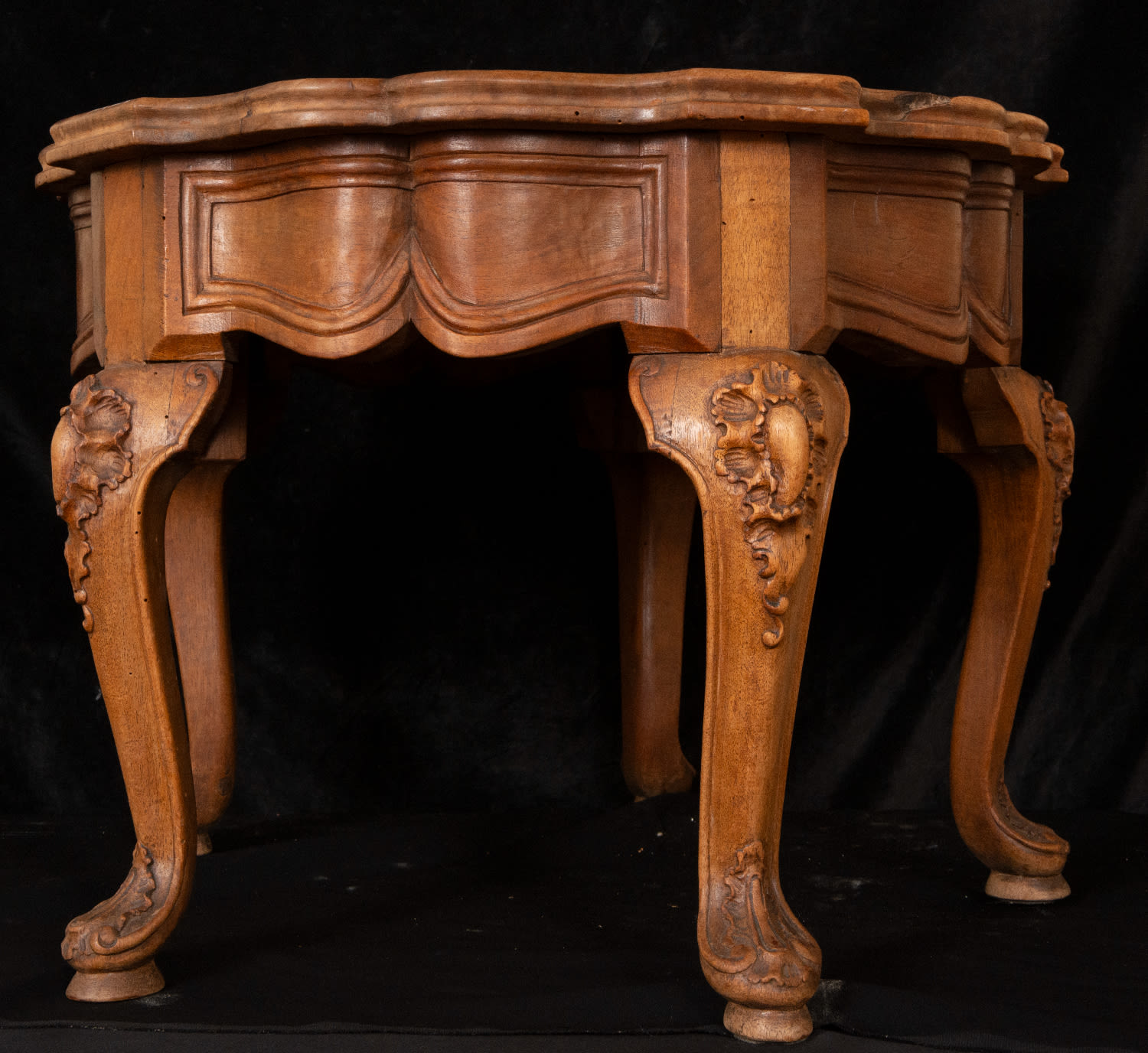 Louis XV oak coffee table, 17th century