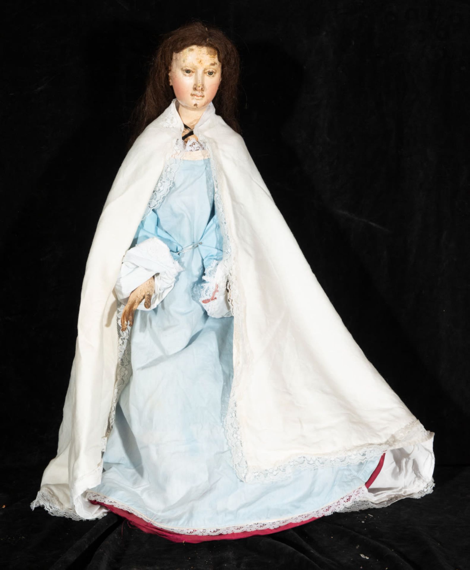 Sculpture of Virgin to dress, head and hands from the 18th century