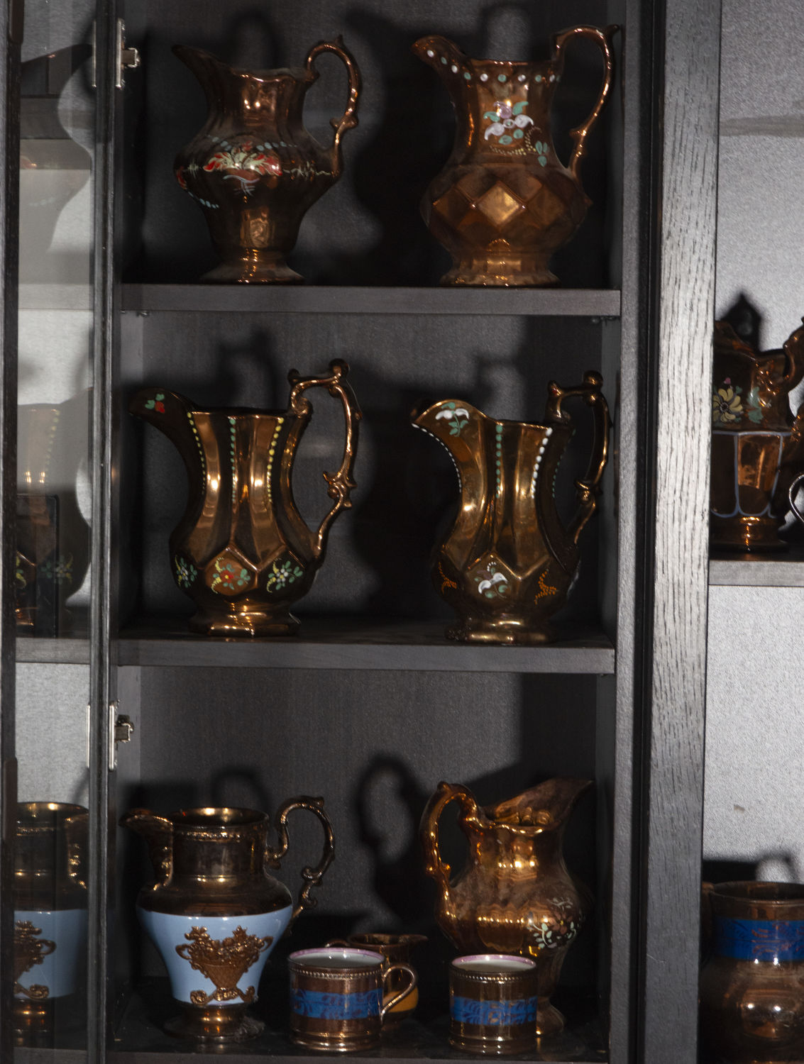 Collection of 78 English Earthenware Jugs from the 19th to 20th centuries - Image 7 of 10