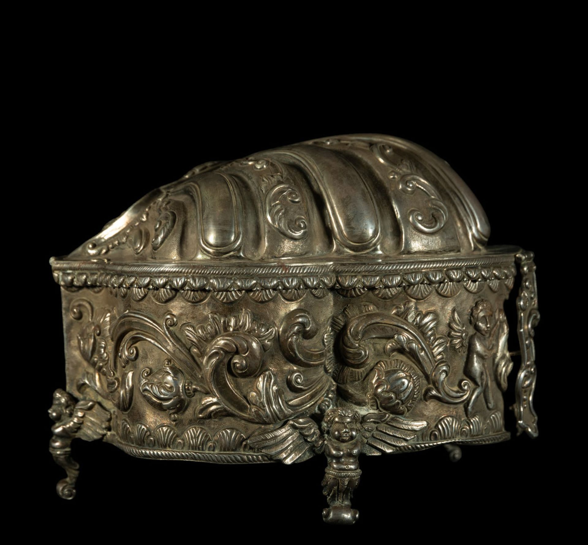 Rare colonial 1.315 Kg Fine Silver coke leaves box, Viceroyalty of Peru 17th century - Image 4 of 6