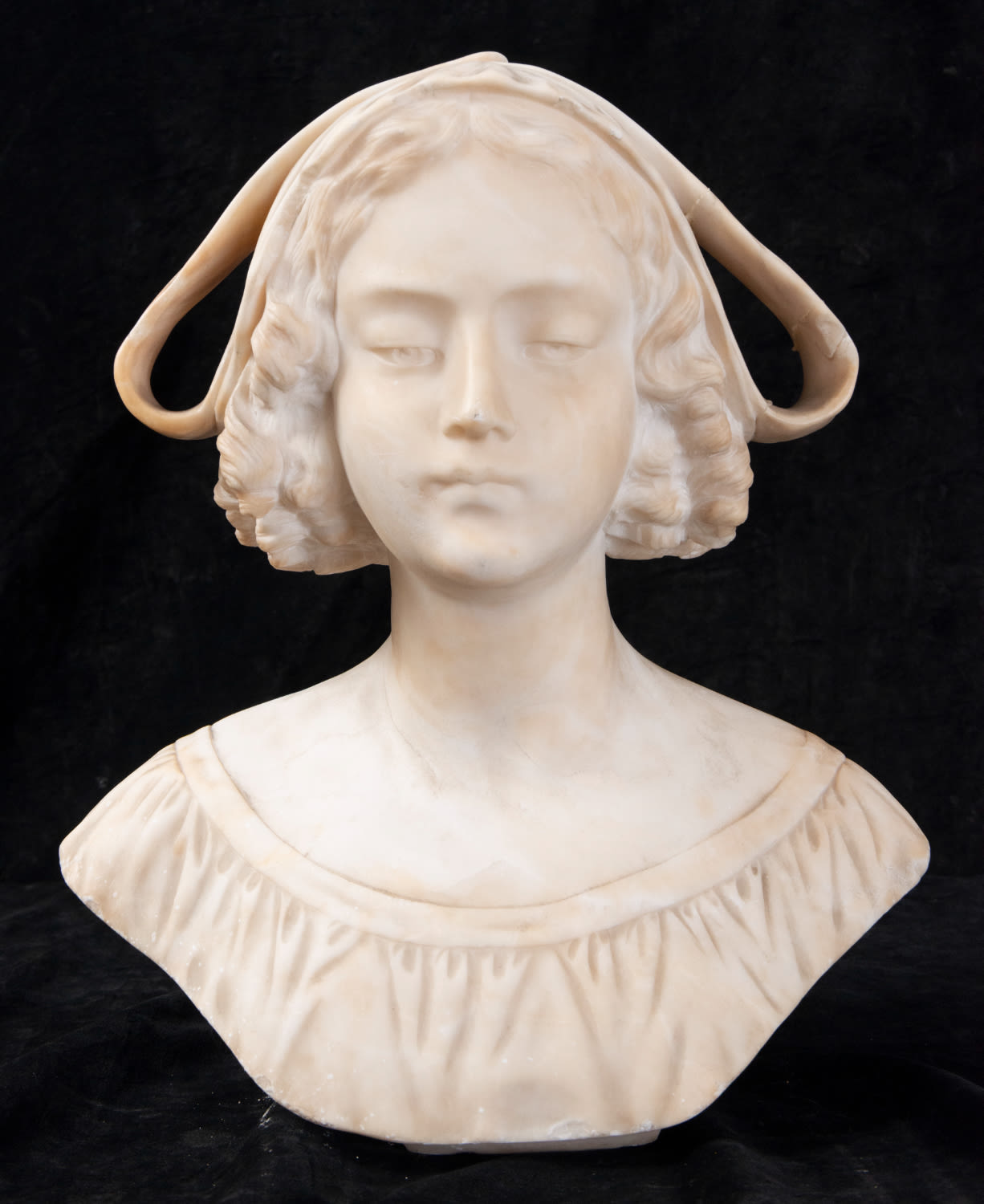 Marble bust of a girl, 19th century