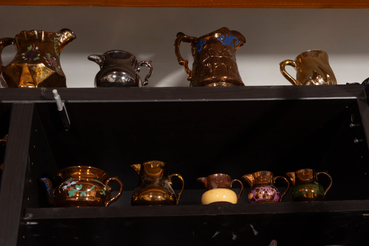 Collection of 78 English Earthenware Jugs from the 19th to 20th centuries - Image 4 of 10