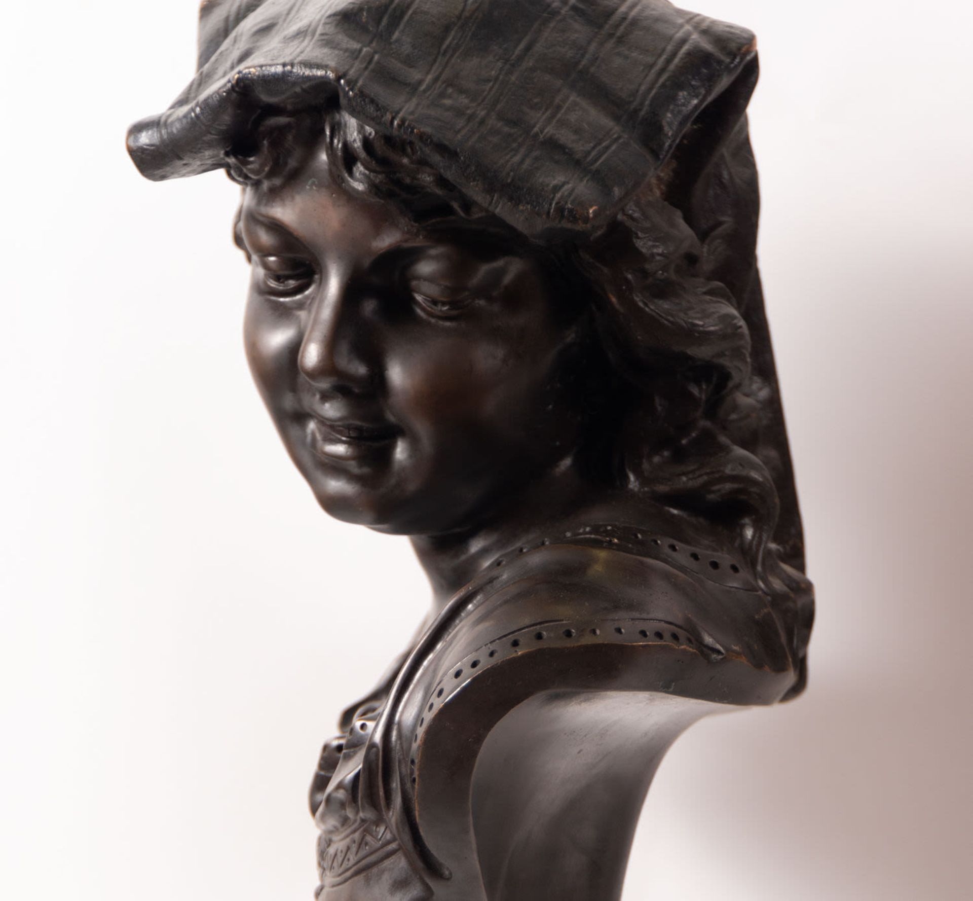 Pair of Busts of a Girl and a Boy in bronze, following models by Carpeaux, French school of the 19th - Bild 4 aus 7