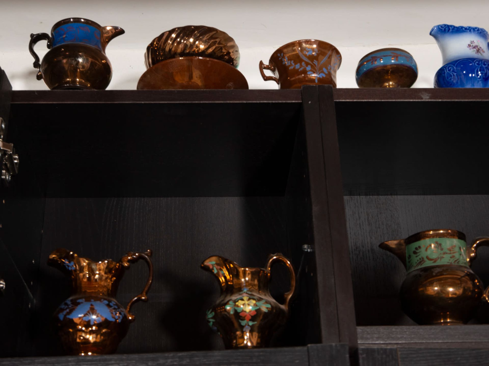 Collection of 78 English Earthenware Jugs from the 19th to 20th centuries - Image 5 of 10