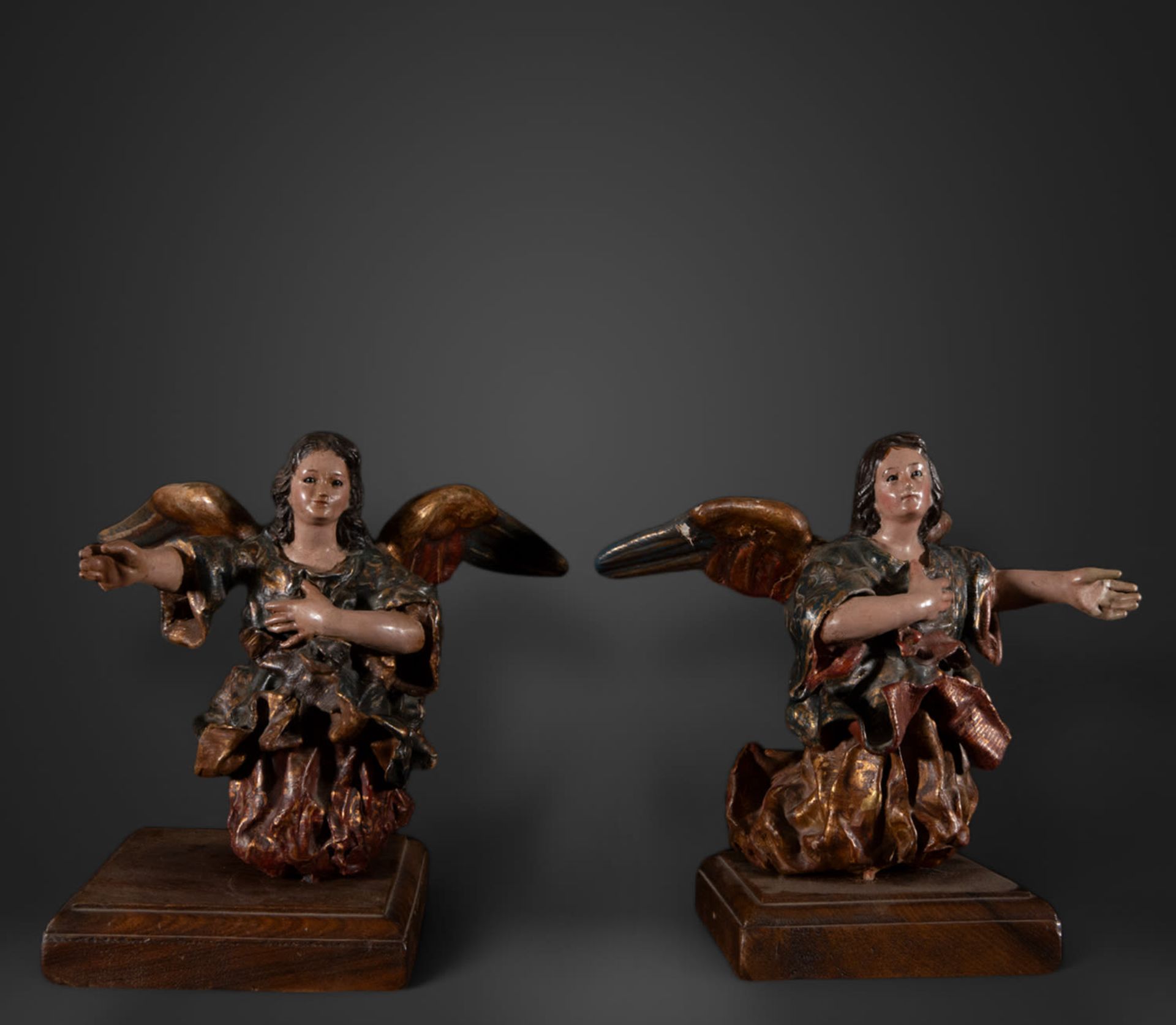 Pair of Quito colonial Angels of the Annunciation from the 17th century, colonial work from Quito, R